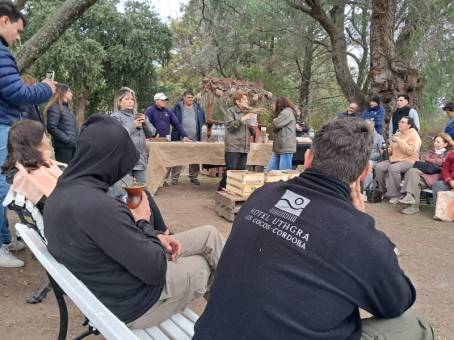SE REALIZO UN TALLER DE HUERTA EN UTHGRA LOS COCOS